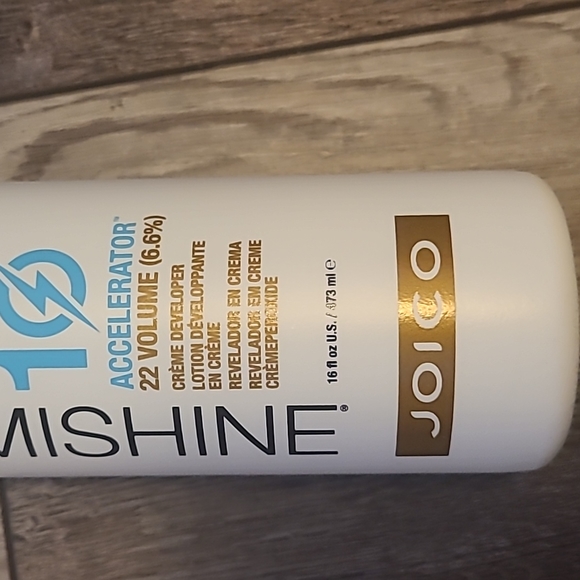 Joico Lumishine Lumi10 22 Volume 6.6% accelerator creame developer - Picture 2 of 2